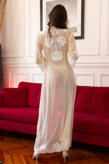 Elara Robe